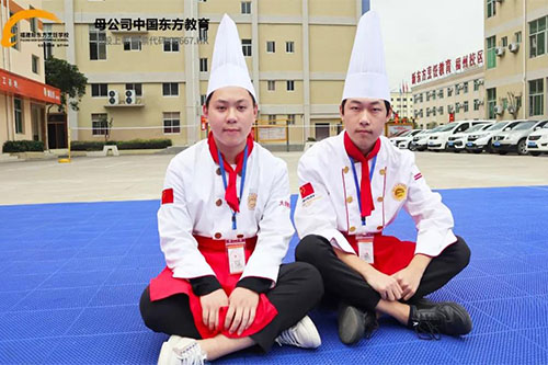 新生故事 | 追梦厨师路,兄弟并肩行