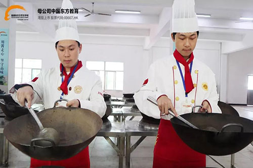 新生故事 | 追梦厨师路,兄弟并肩行