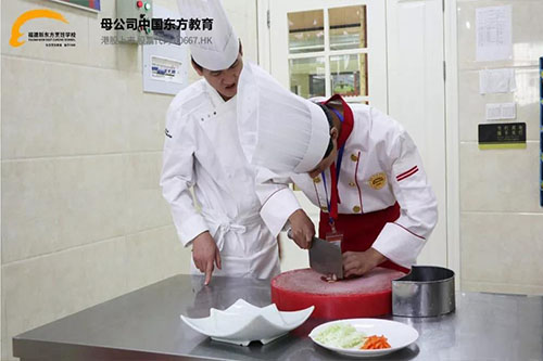 新生故事 | 追梦厨师路,兄弟并肩行
