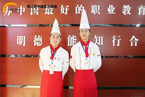 新生故事 | 追梦厨师路,兄弟并肩行