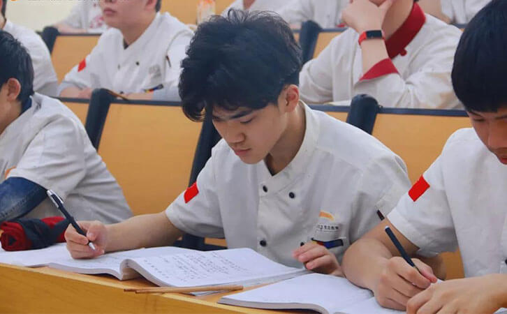 学厨师的学校