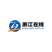 校长老师送考录视频 中考拉拉队昨日雨中最煽情