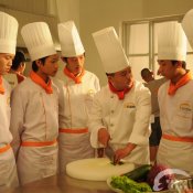 一厨难求——烹饪人才缺口大,餐厅难聘佳厨
