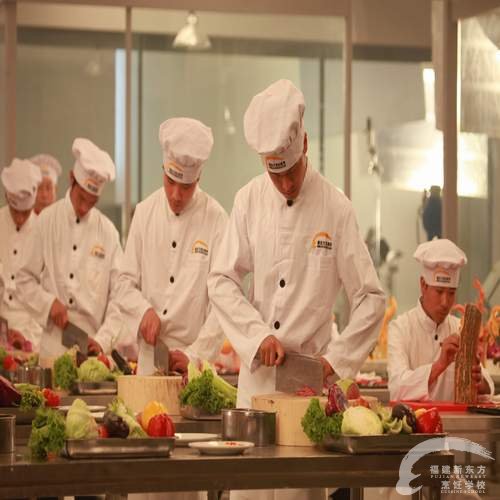 厨师和创新菜成湘菜瓶颈_新东方烹饪学校官方