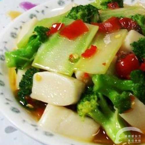 剁椒西兰花炒年糕-福州新东方厨师学校推荐菜