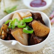 砂锅牛腩—福州新东方厨师学校推荐菜谱