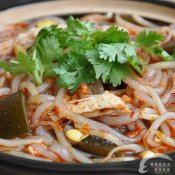 鸡丝砂锅土豆粉—福州新东方厨师学校推荐菜谱