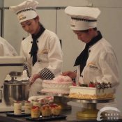 福州新东方厨师学校解析:女生学厨师 时代新亮点