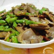 青椒炒鸭肫—福州新东方厨师学校推荐菜谱