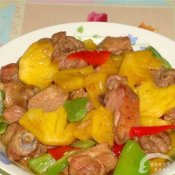 菠萝焖鸭腿肉—福州新东方厨师学校推荐菜谱