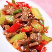 西芹泰酱牛柳—福州新东方厨师学校推荐菜谱