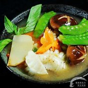 鲜香墨鱼羹—福州新东方厨师学校推荐菜谱