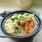 家常肥肠砂锅—福州新东方厨师学校推荐菜谱