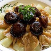 冬菇扒鸭掌—福州新东方厨师学校推荐菜谱