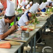 福建新东方:花王杯比拼,学子雕工论剑