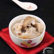 莲藕花生猪蹄汤—福州新东方厨师学校推荐菜谱