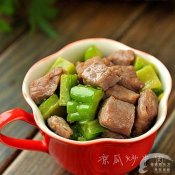凉瓜炒牛肉—福州新东方厨师学校推荐菜谱