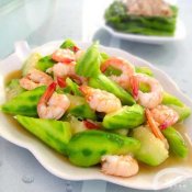 丝瓜炒虾仁—福州新东方厨师学校推荐菜谱