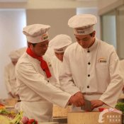 福州新东方厨师学校解析:厨房管理人员应具备哪些素质?