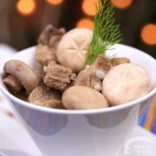 白蘑菇排骨汤—福州新东方厨师学校推荐菜谱