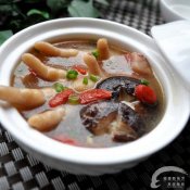 香菇枸杞鸡脚汤—福州新东方厨师学校推荐菜谱