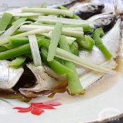蒸蚝香青占鱼—福州新东方厨师学校推荐菜谱