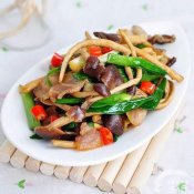 五花肉青蒜茶树菇—福州新东方厨师学校推荐菜谱