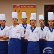 福建新东方:“新食代” 厨师更精彩