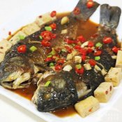 豆瓣鲫鱼—福州新东方厨师学校推荐菜谱