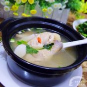杏鲍菇鸡腿汤—福州新东方厨师学校推荐菜谱