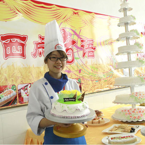 西点班<em>女生</em>实力美貌兼备不做职场花瓶_新东