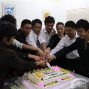 福建新东方:集体庆生日,情暖新东方