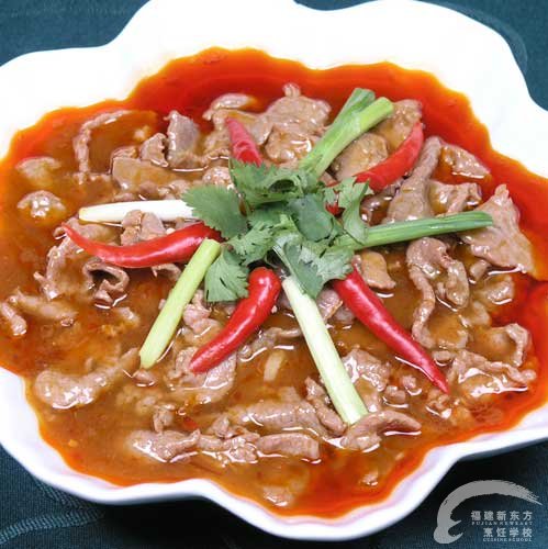 水煮牛肉的做法 新东方厨师学校学生作品_新东