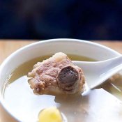 山药莲子煲脊骨—福州新东方厨师学校推荐菜谱