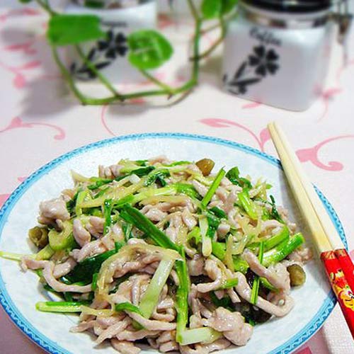 仔姜熘肉丝—福州新东方厨师学校推荐菜谱