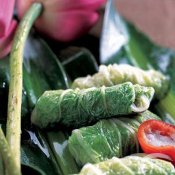 福州新东方厨师学校品美食:药香菜香中体会云南