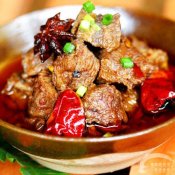 福州新东方厨师学校揭秘:冬季进补 北吃牛羊肉南选姜母鸭