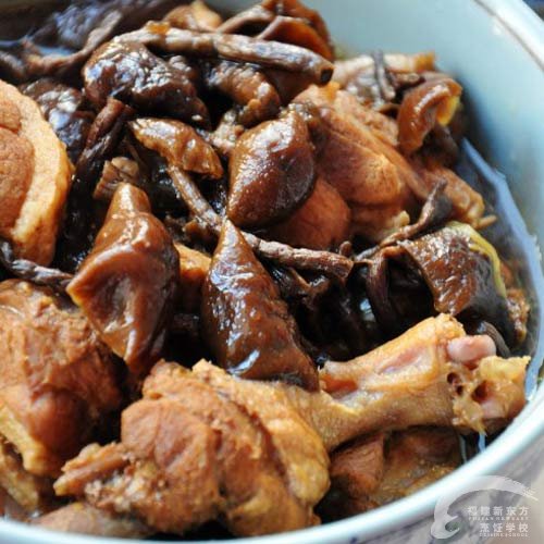 榛蘑炖鸭肉-福州新东方厨师学校推荐菜谱_新东