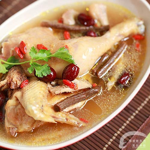 当归红枣党参鸡汤-福州新东方厨师学校推荐菜