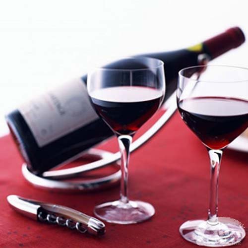 新东方厨师培训学校谈食仪:如何斟酒更得体_新