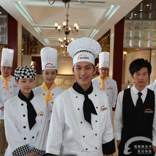 新东方厨师培训学校解析:餐厅厨房人员如何配