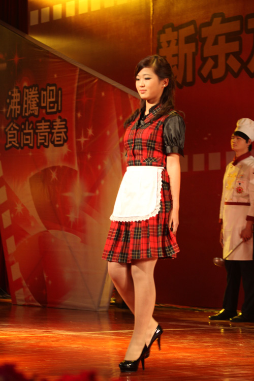 《美味学院》演员服装秀_新东方烹饪学校官方