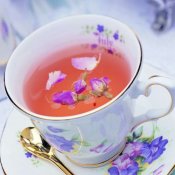 新东方厨师学校解析:玫瑰花如何吃更养颜