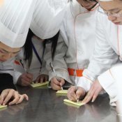 周岩,福建新东方烹饪学校西点专业同学为您祈福