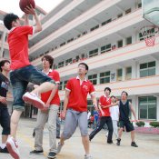 福建新东方烹饪学校:“友谊杯”篮球赛激情一夏