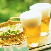 新东方厨师培训学校揭秘:夏天怎么喝啤酒最健康?