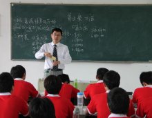 福建新东方烹饪学校:“不断超越自己”的杨华老师