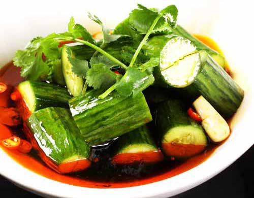 福清厨师培训学校揭秘:夏天吃黄瓜的六大好处