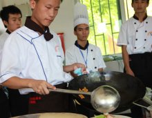 福建新东方烹饪学校:“食尚美食”厨艺大比拼 夏日美食齐分享