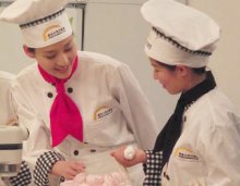 福州新东方烹饪学校:女生上中专学什么技术好?